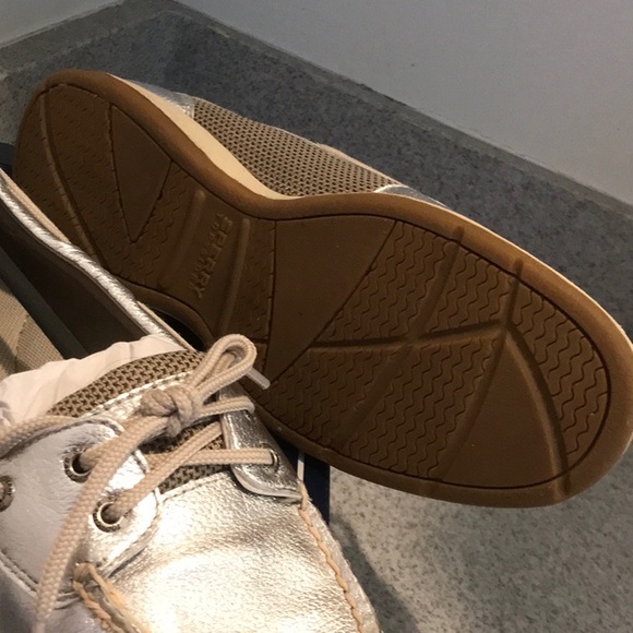 SPERRY Top-Sider 8 1/2 M Laguna Silver Metallic/tan - Picture 3 of 5